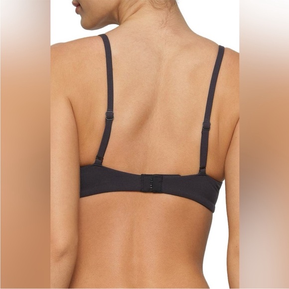 SKIMS Scoop Underwire Bra - Picture 4 of 8